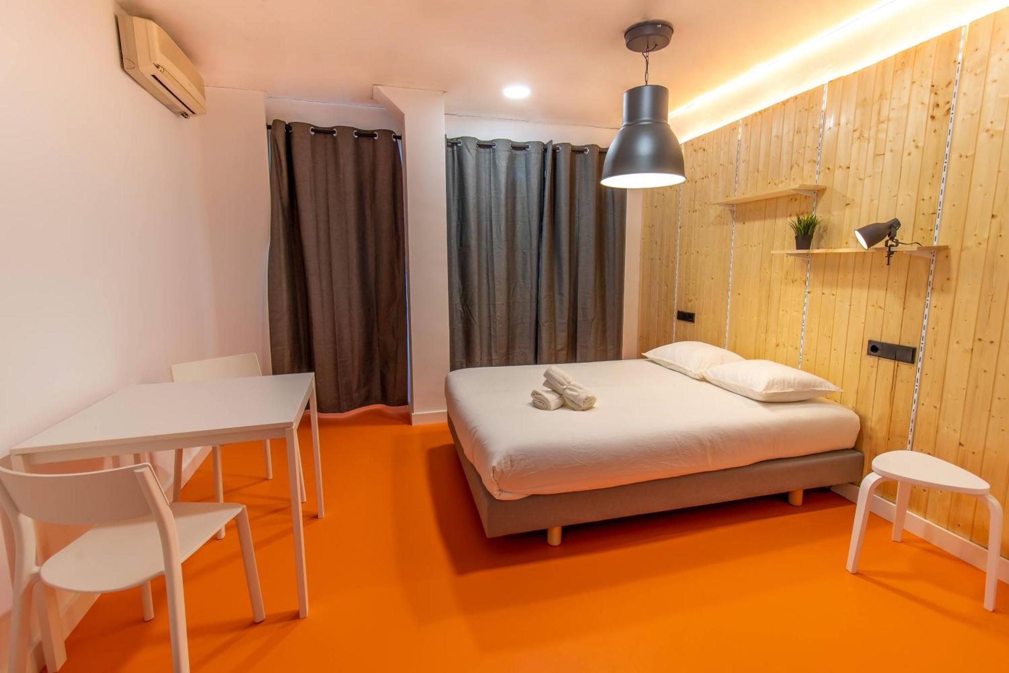 Koala Hostel Mercado Аликанте Екстериор снимка