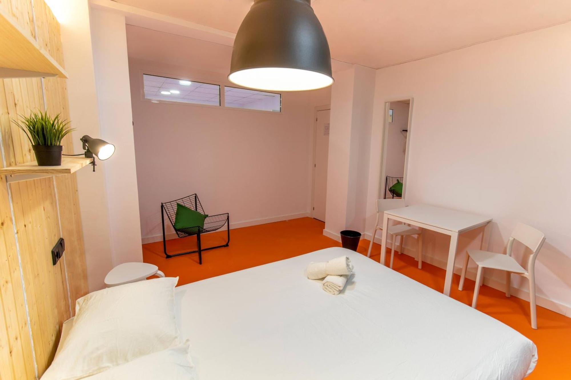 Koala Hostel Mercado Аликанте Екстериор снимка